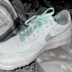 Nike Air Force 1 Pixel ‘Glacier Blue’